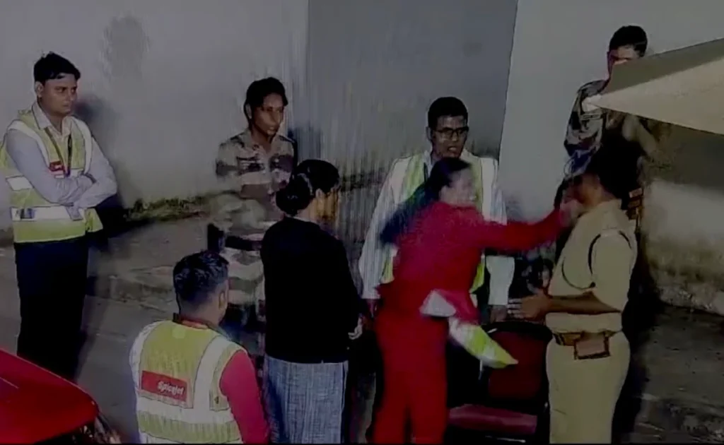 SpiceJet Employee Slaps CISF Officer at Airport