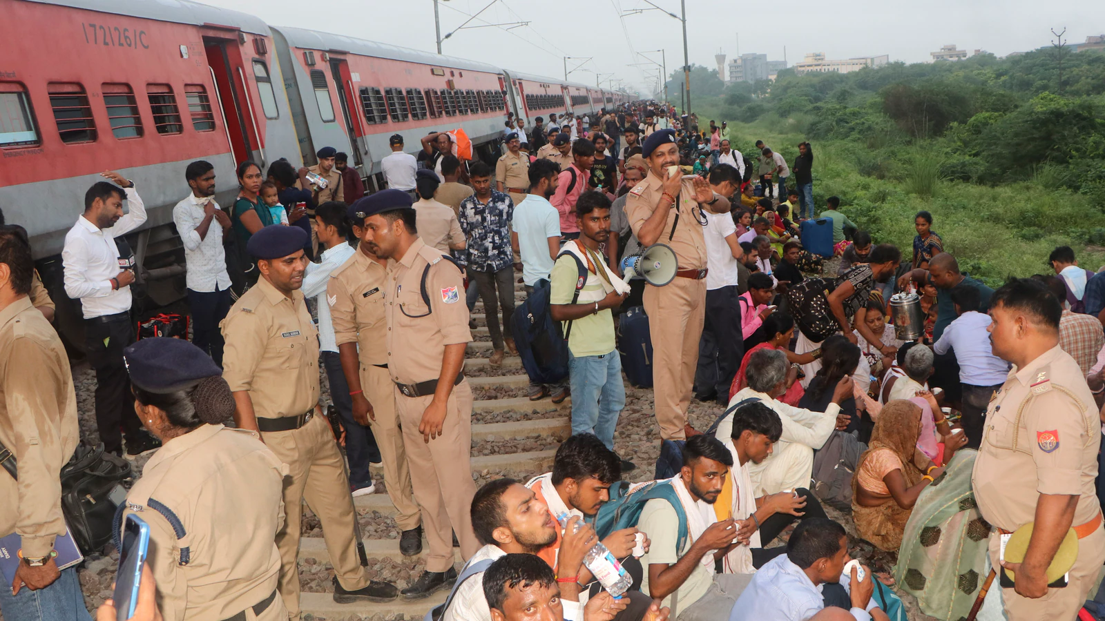 Sabarmati Express Derails Near Kanpur