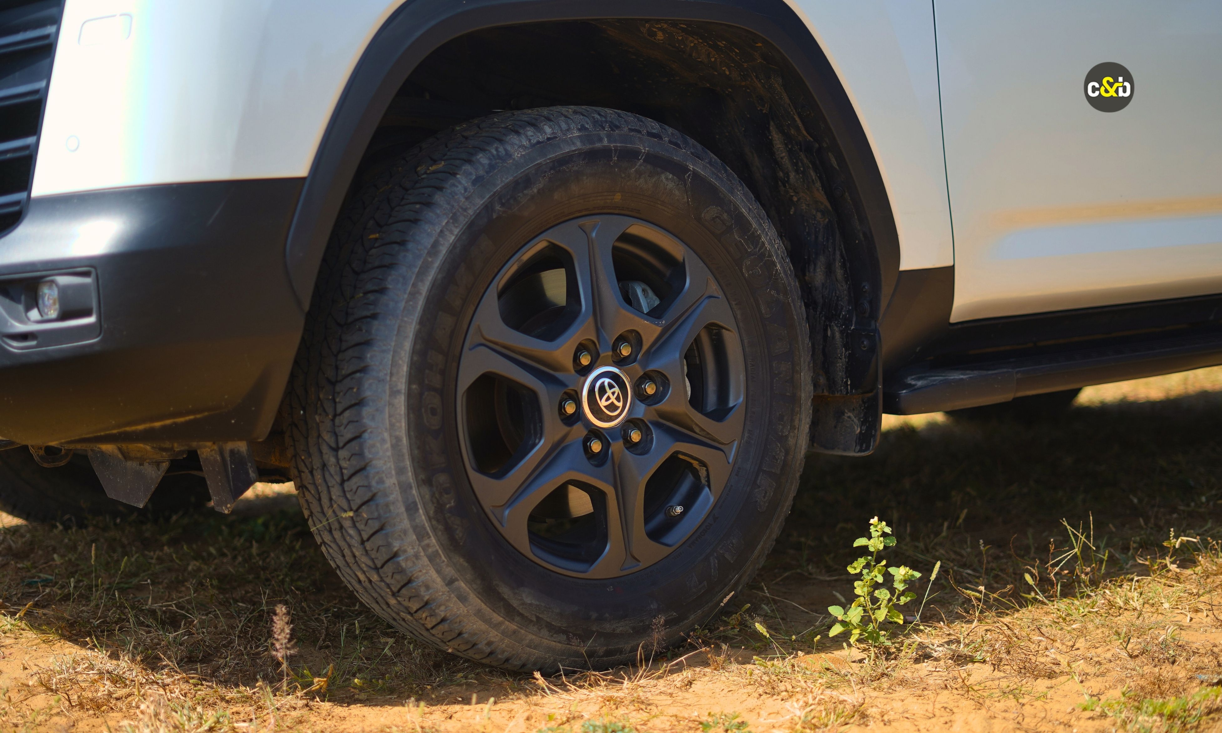 2025 Toyota Land Cruiser 300 Gr Sport M16